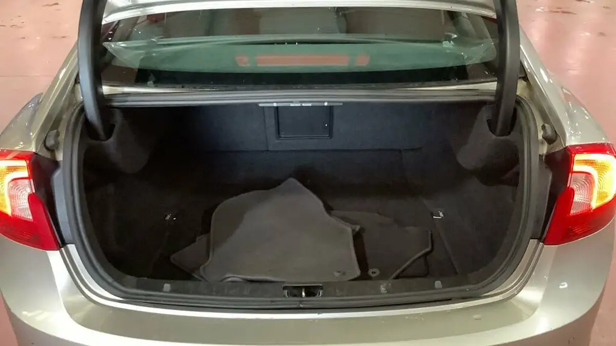 2013-volvo-s60-16td-d2-es-powershift-big-8