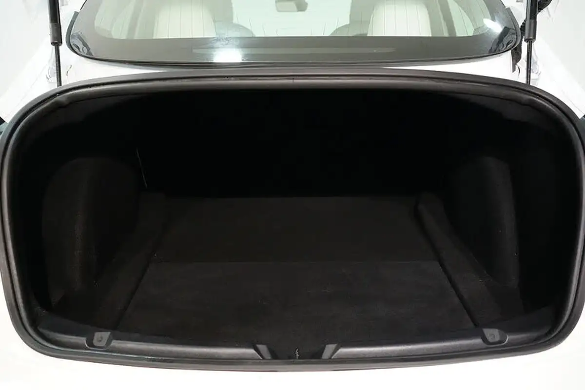 2019-tesla-model-3-e-long-range-4x4-big-16