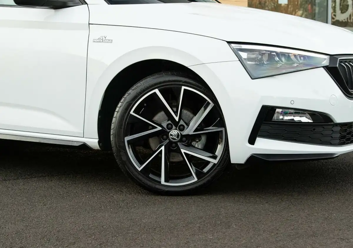 2021-skoda-scala-15-tsi-monte-carlo-dsg-big-1