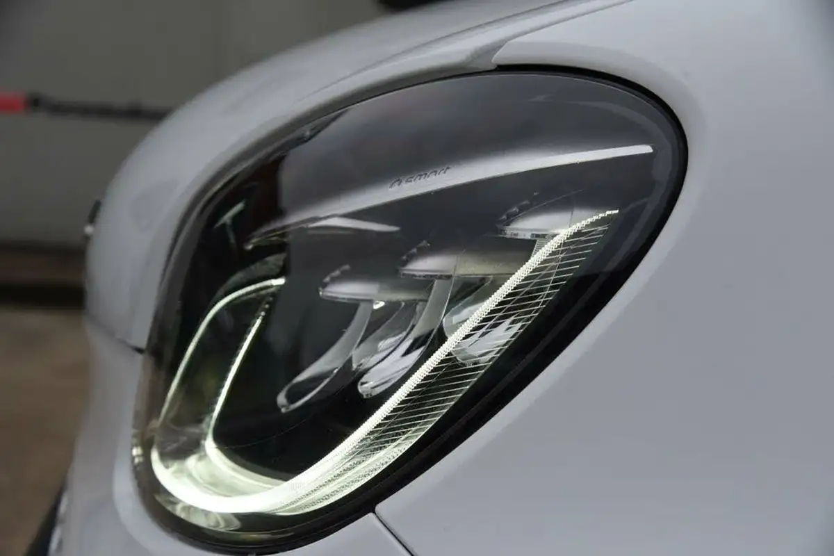 2021-smart-fortwo-eq-exclusive-coupe-big-25