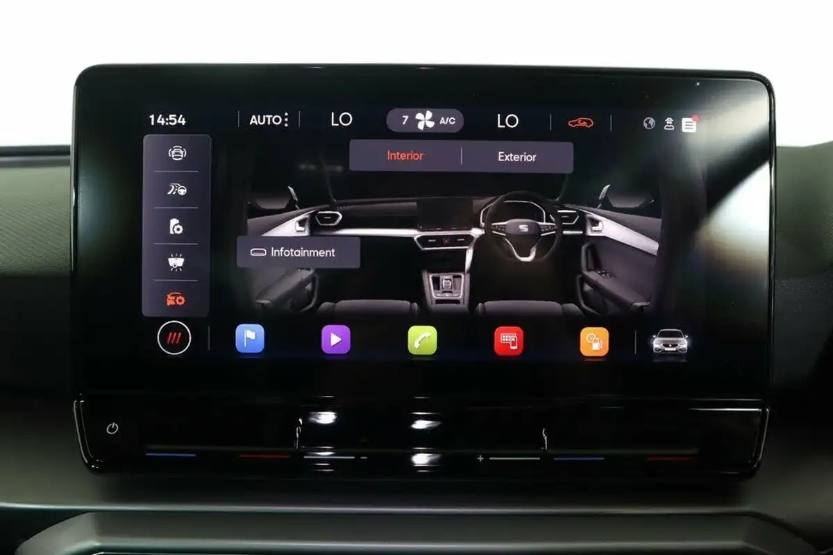 2020-seat-leon-14-e-hybrid-fr-hatchback-big-53