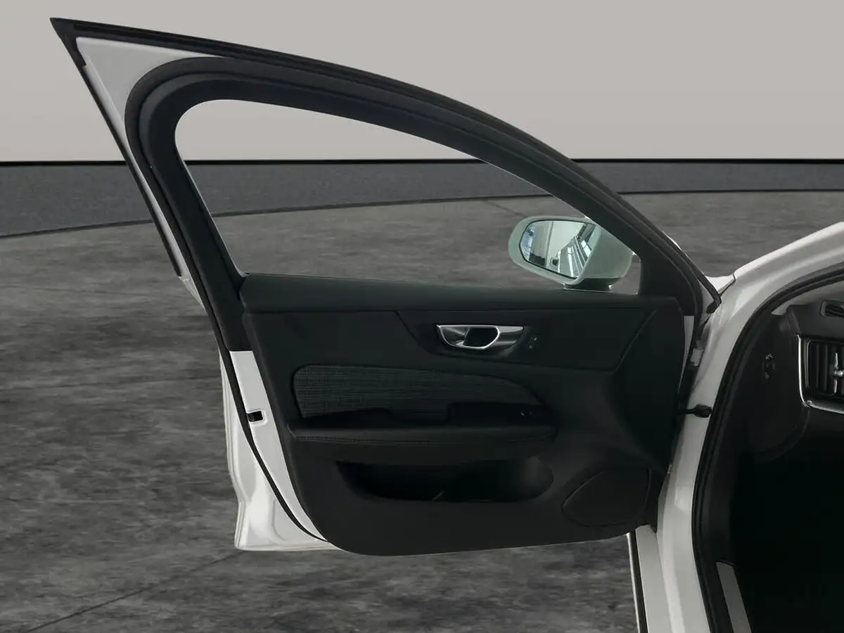 2022-volvo-v60-20-b3-momentum-161bhp-big-12