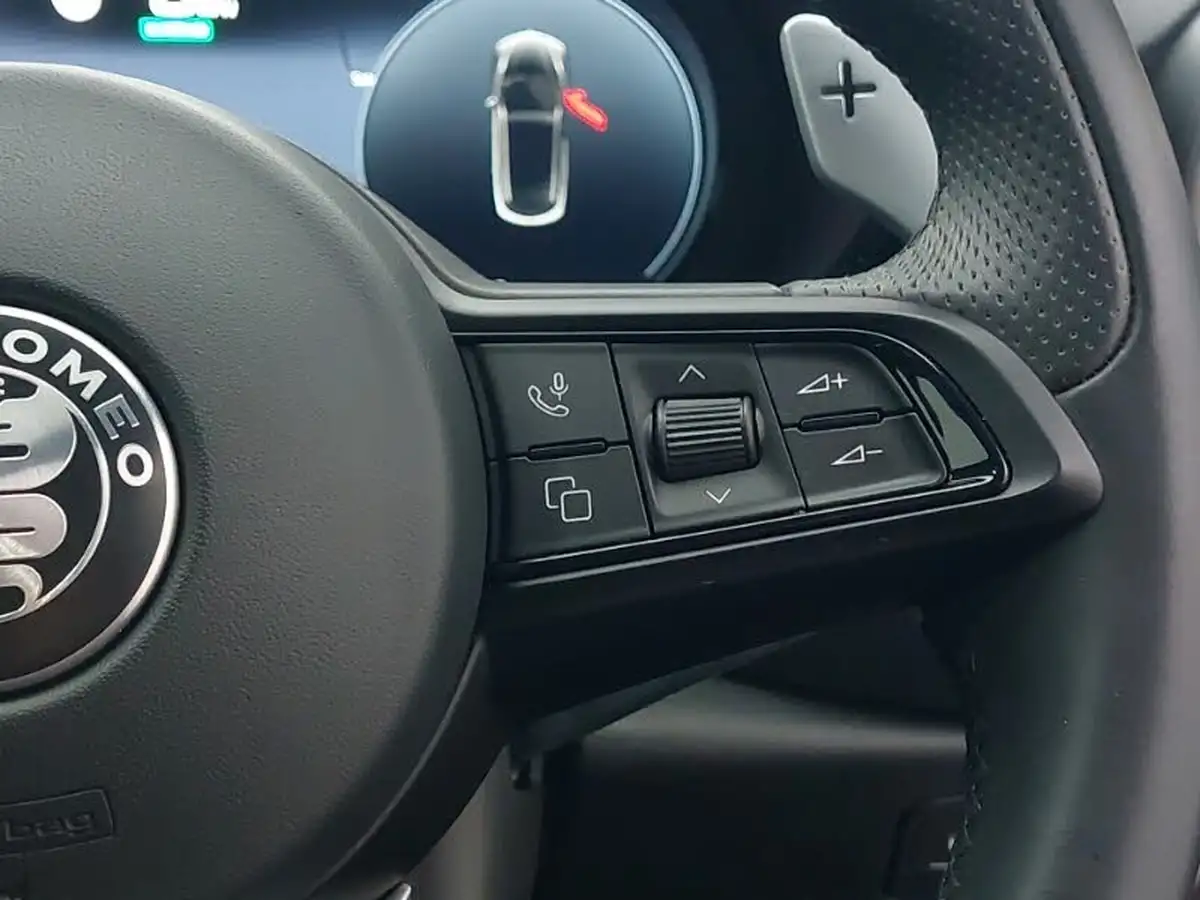 2023-alfa-romeo-tonale-13-veloce-big-18