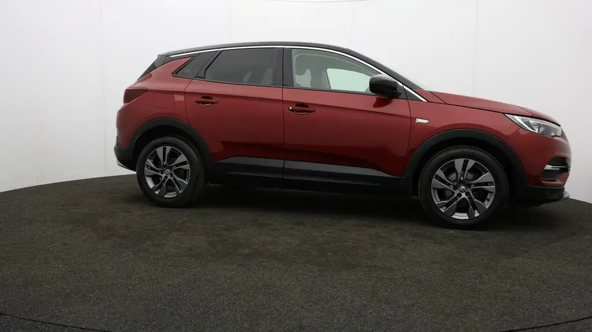 2020-vauxhall-grandland-x-12-sri-nav-big-39