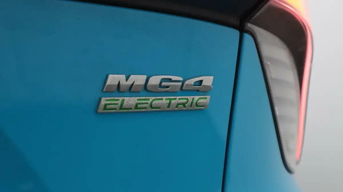 2023-mg-mg4-e-se-ev-203ps-long-big-21