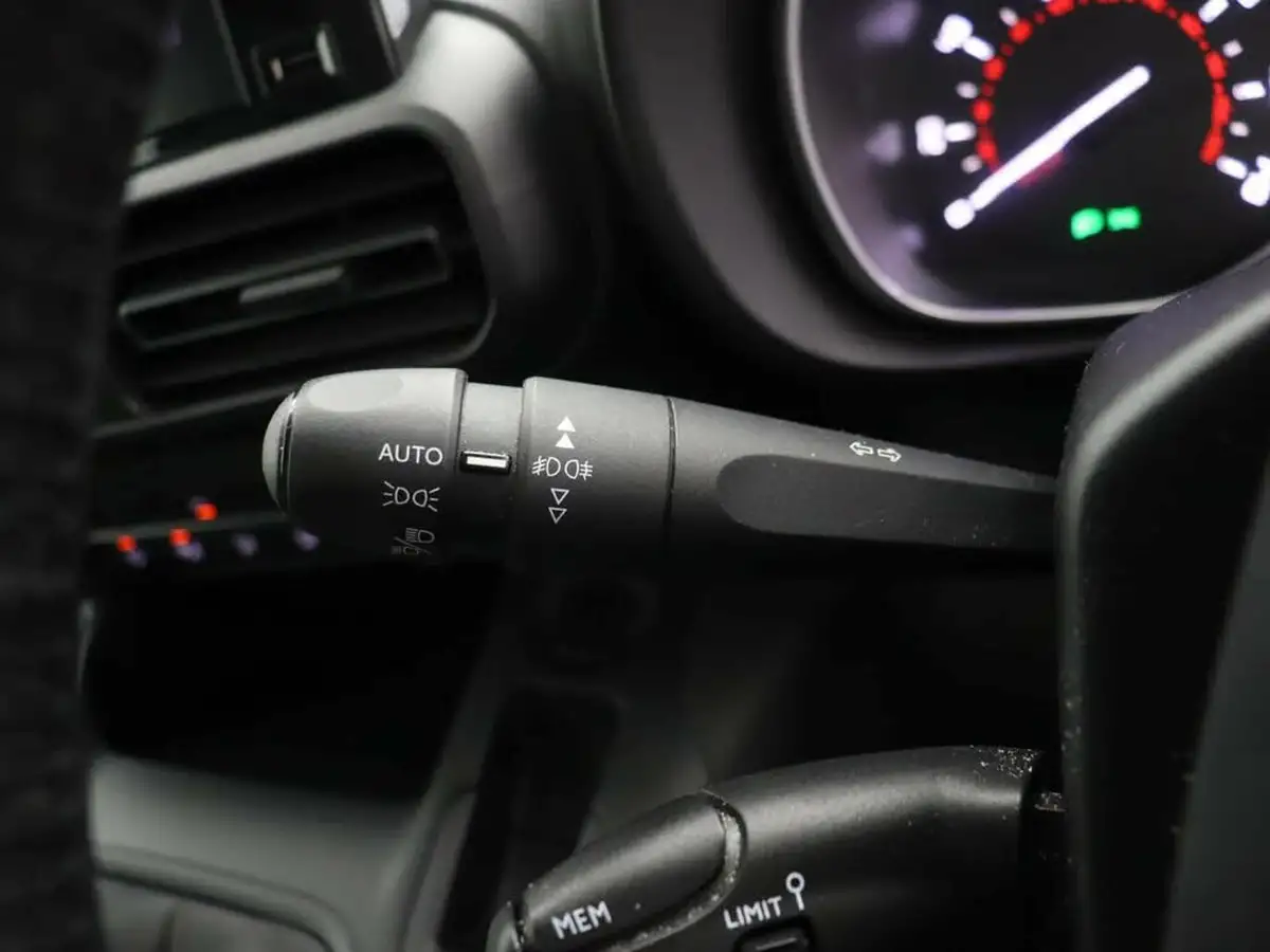 2019-citroen-berlingo-15bluehdi-feel-m-size-100ps-big-36