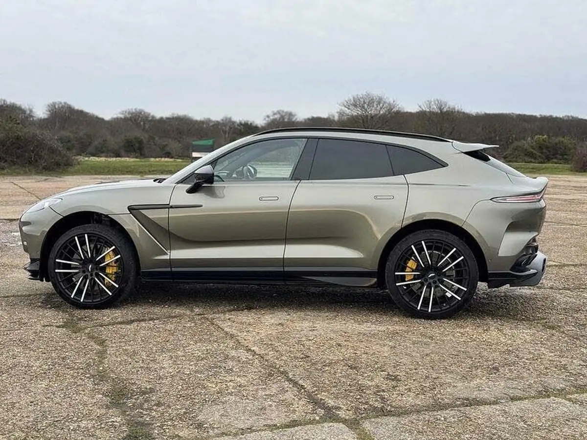 2024-aston-martin-dbx-40-v8-big-17
