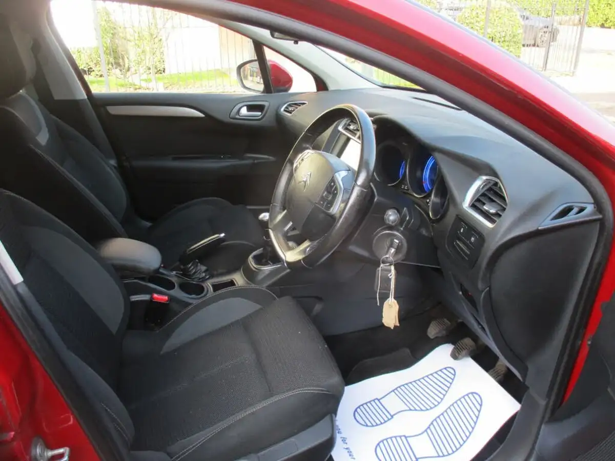 2017-citroen-c4-12-puretech-feel-big-19
