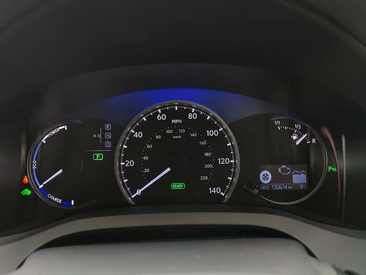 2013-lexus-ct-200h-18-f-sport-big-29