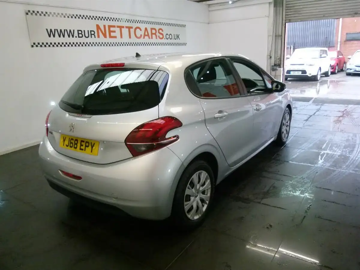 2017-peugeot-208-16bluehdi-access-ac-5d-big-7