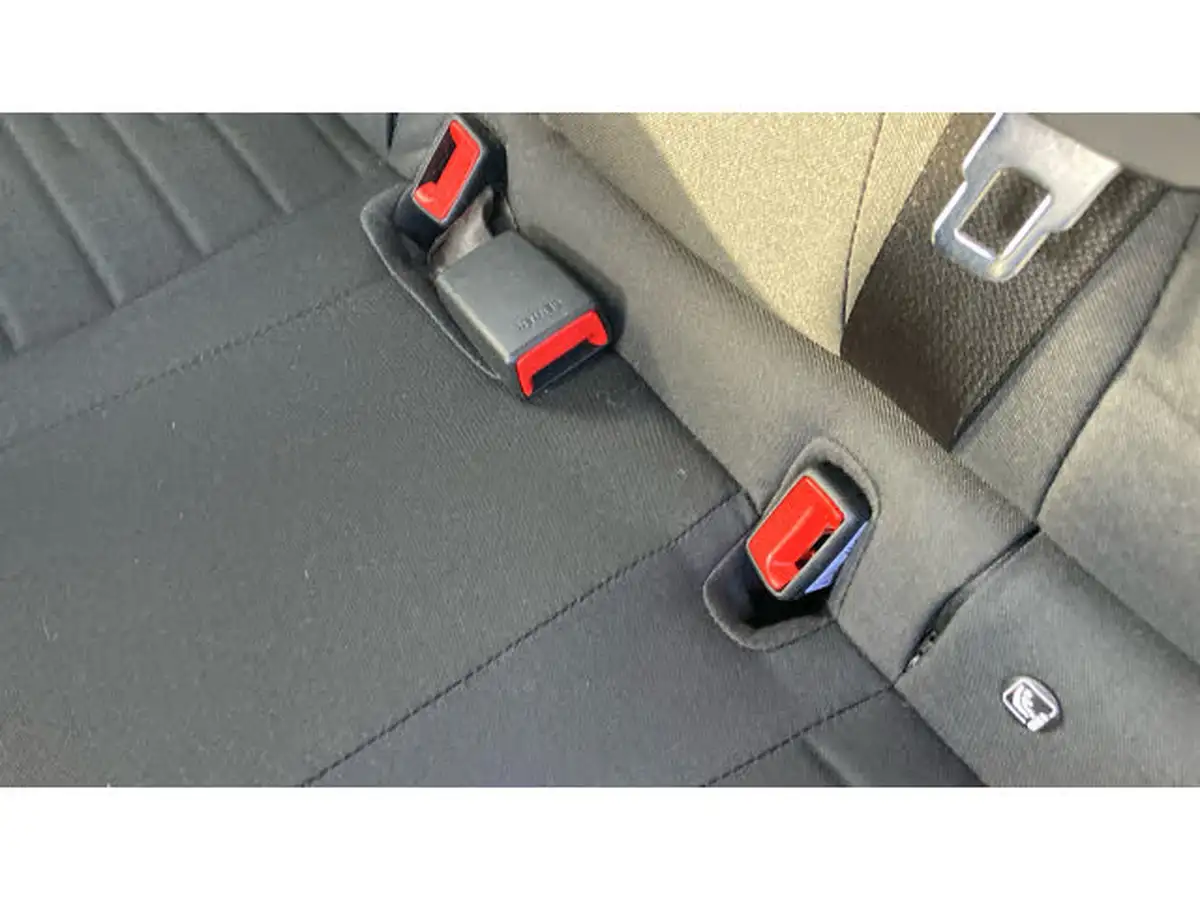 2022-hyundai-i10-12-premium-big-16