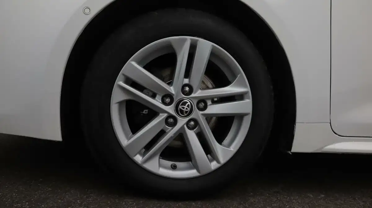 2021-toyota-corolla-18-vvt-i-icon-tech-spare-wheel-touring-sports-5d-big-18