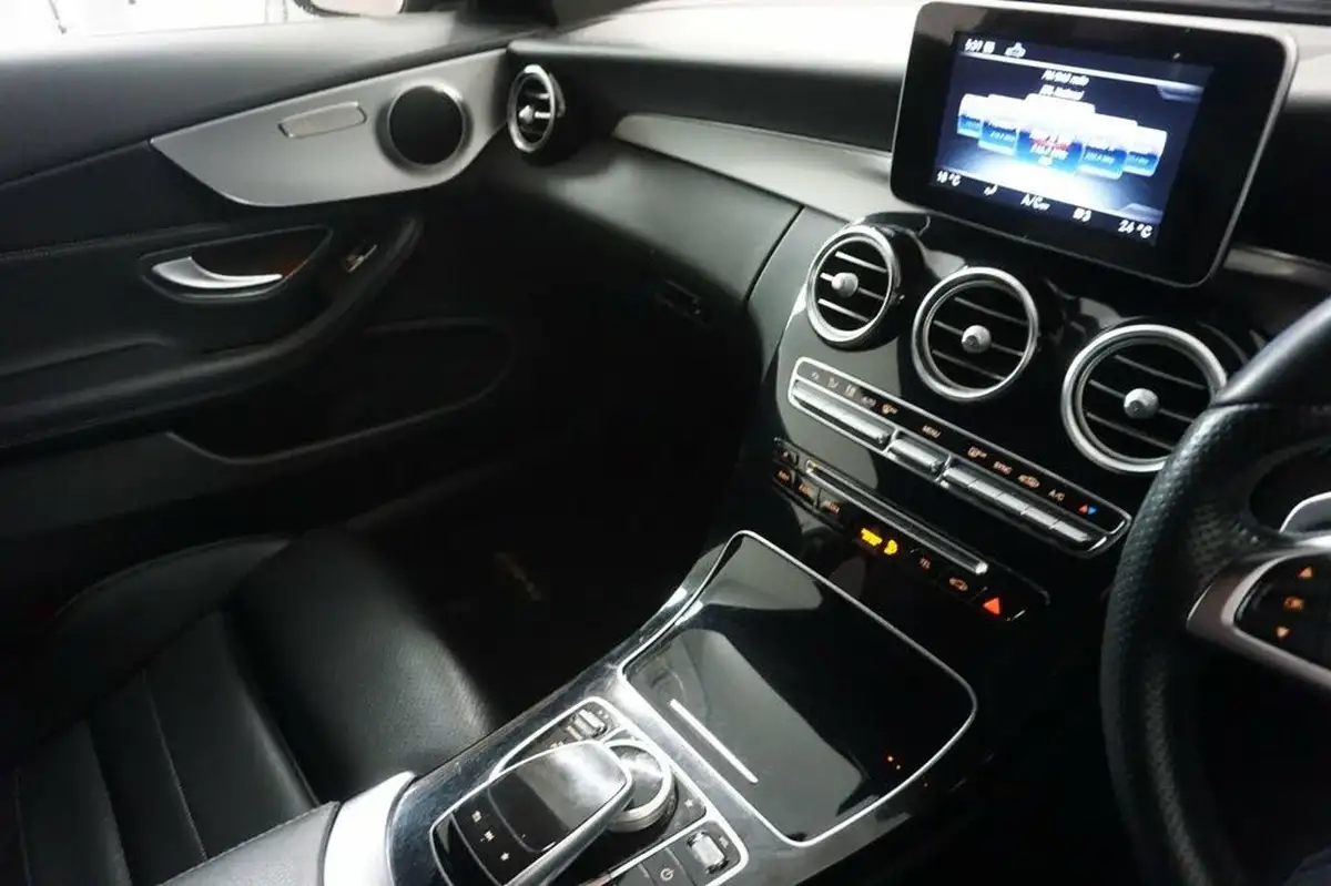 2016-mercedes-benz-c-class-big-21