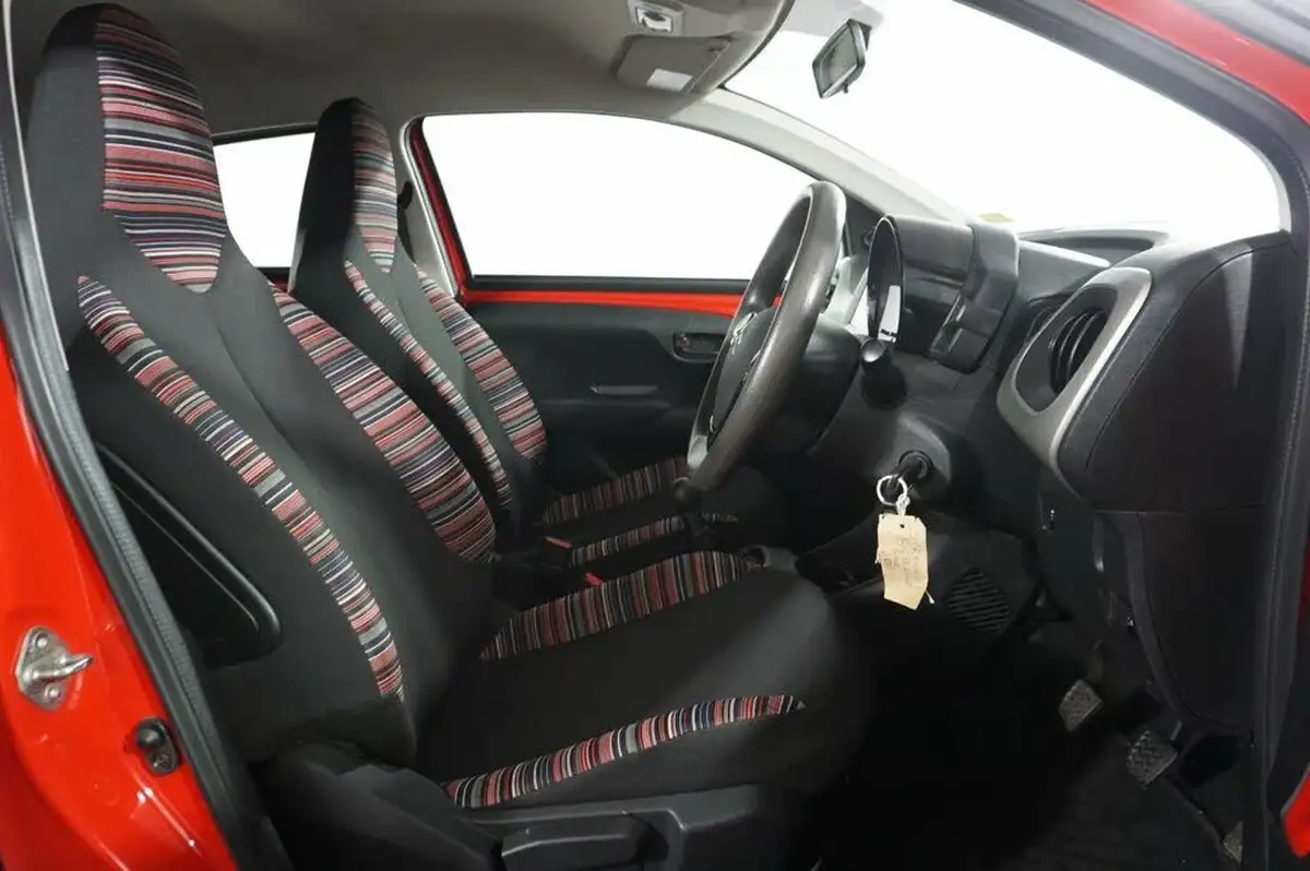 2018-citroen-c1-10-vti-feel-68ps-5d-big-8