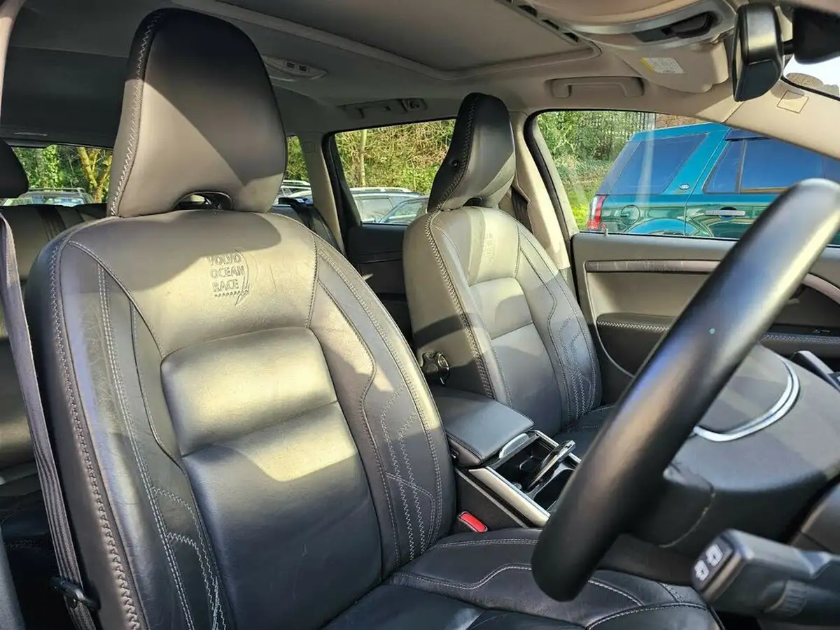 2012-volvo-v70-16-t4-se-lux-big-14