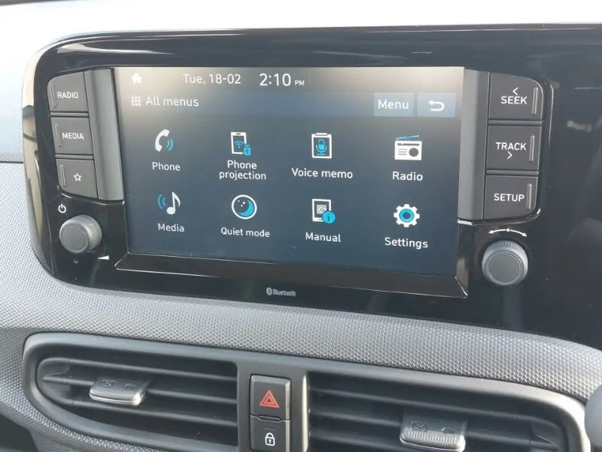 2023-hyundai-i10-12-se-connect-auto-big-13