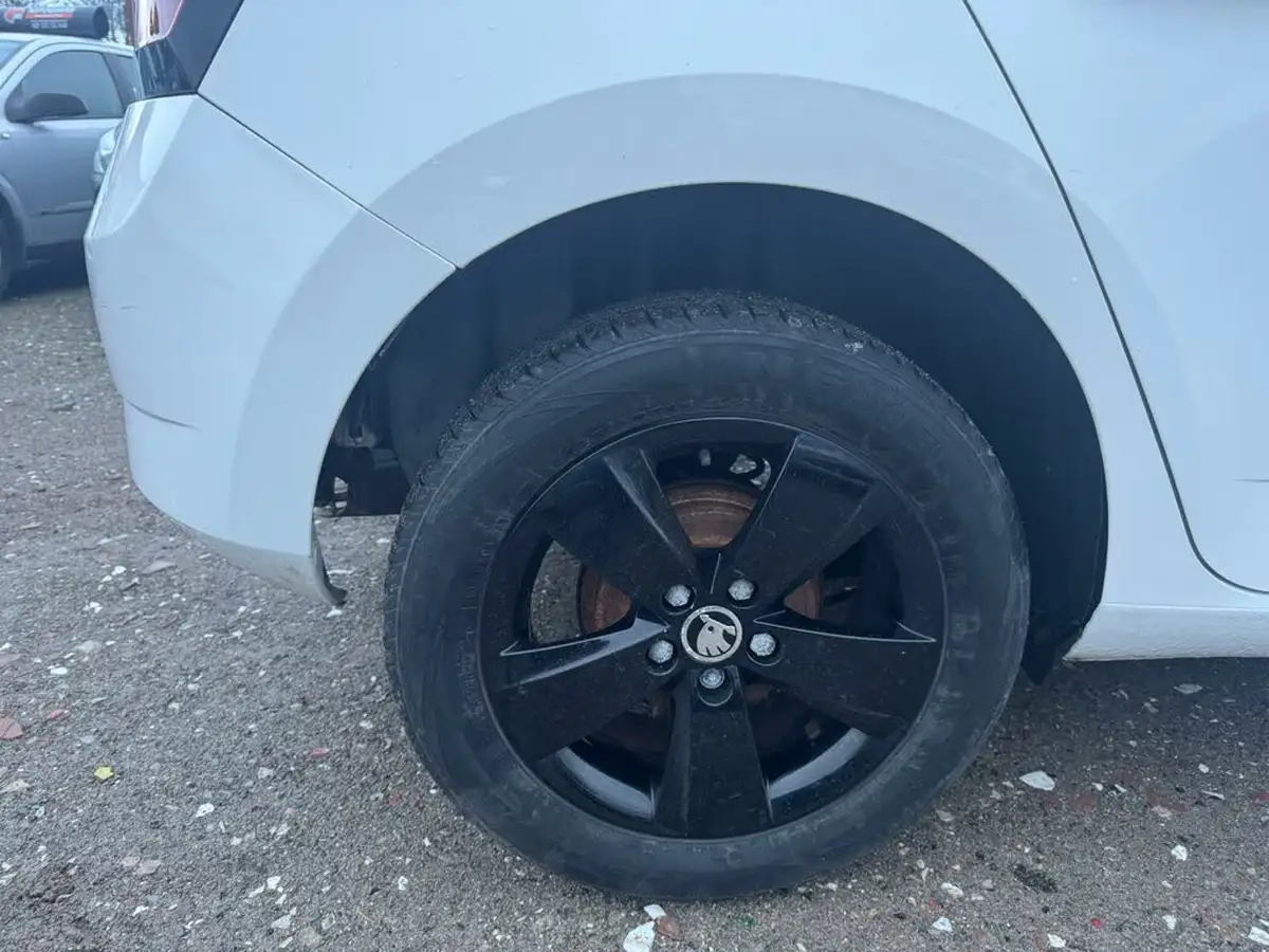 2017-skoda-fabia-10-mpi-se-hatchback-big-19
