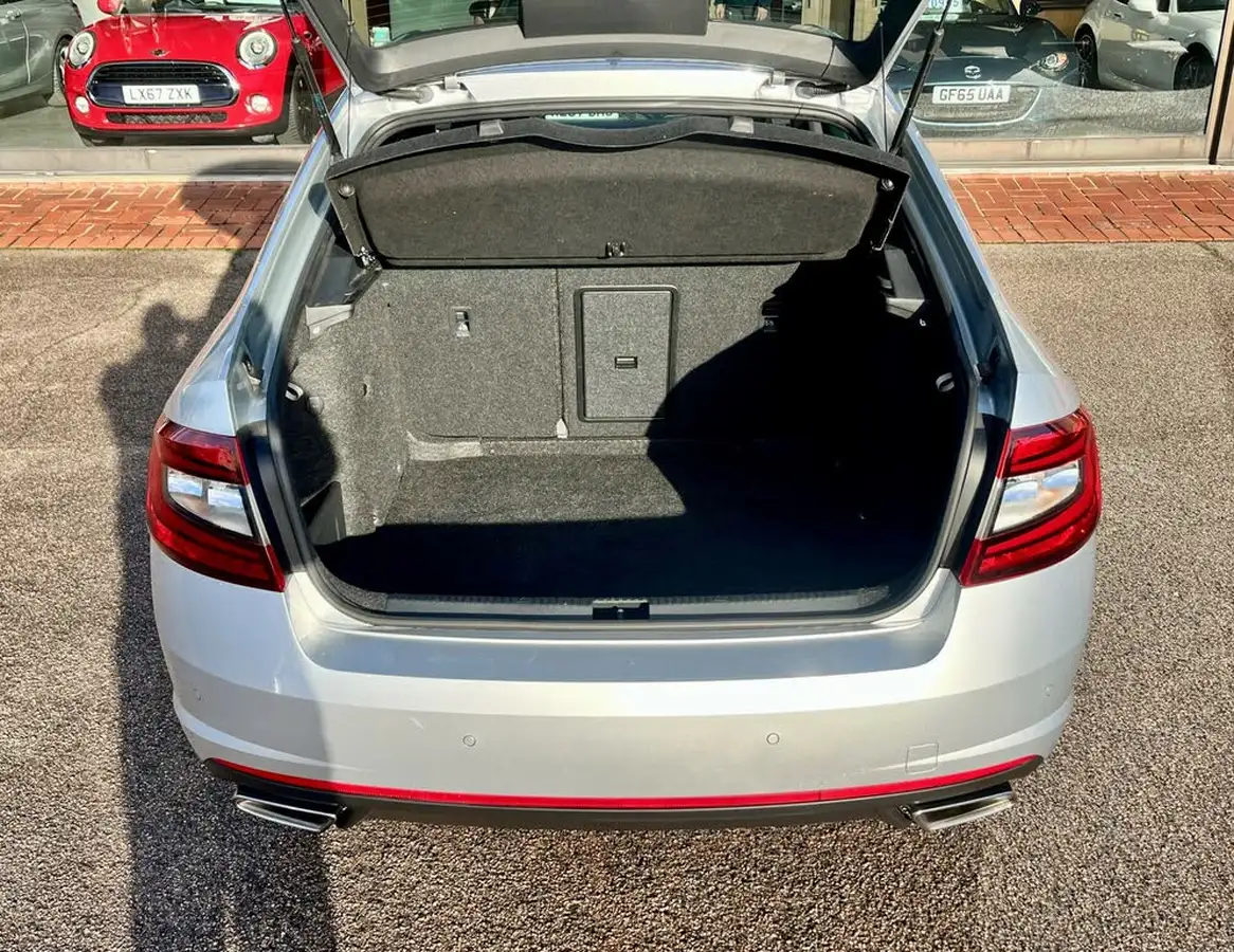 2019-skoda-octavia-20-tsi-vrs-hatchback-big-60