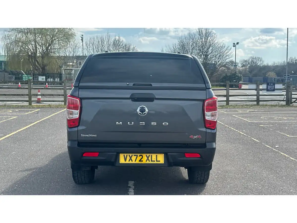 2022-kgm-ssangyong-musso-22td-saracen-202pseu6d-big-10