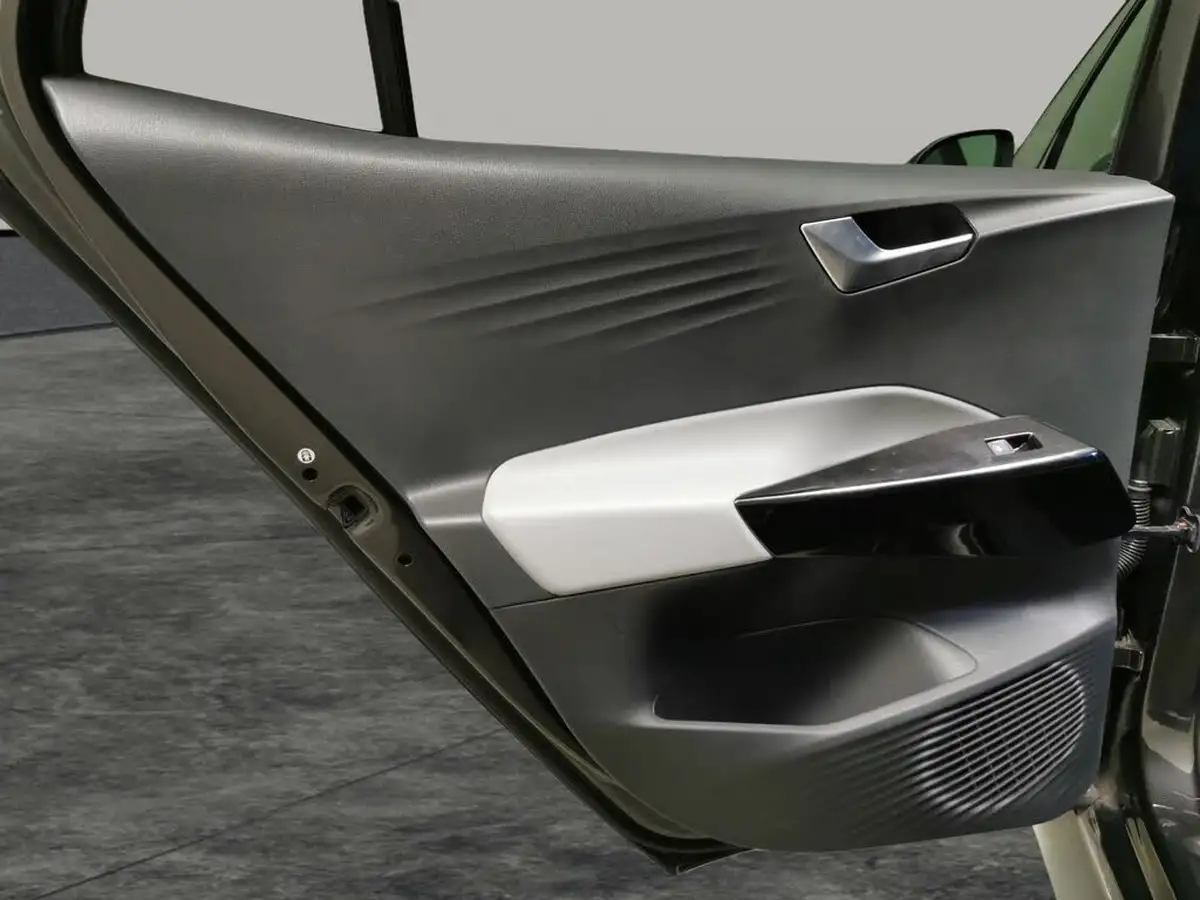 2021-volkswagen-id3-e-tour-big-31