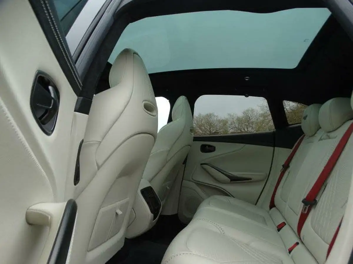 2020-aston-martin-dbx-40-v8-big-13