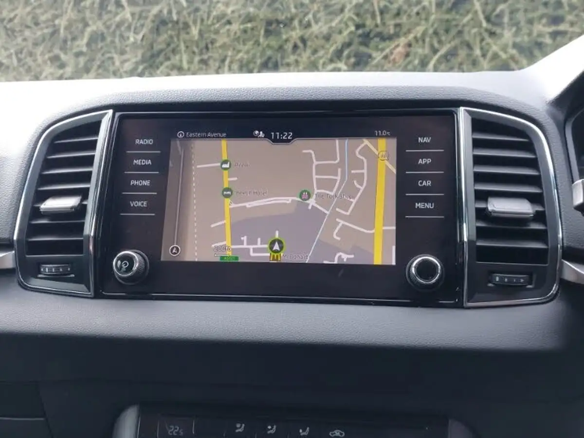 2023-skoda-karoq-10-tsi-se-drive-big-9