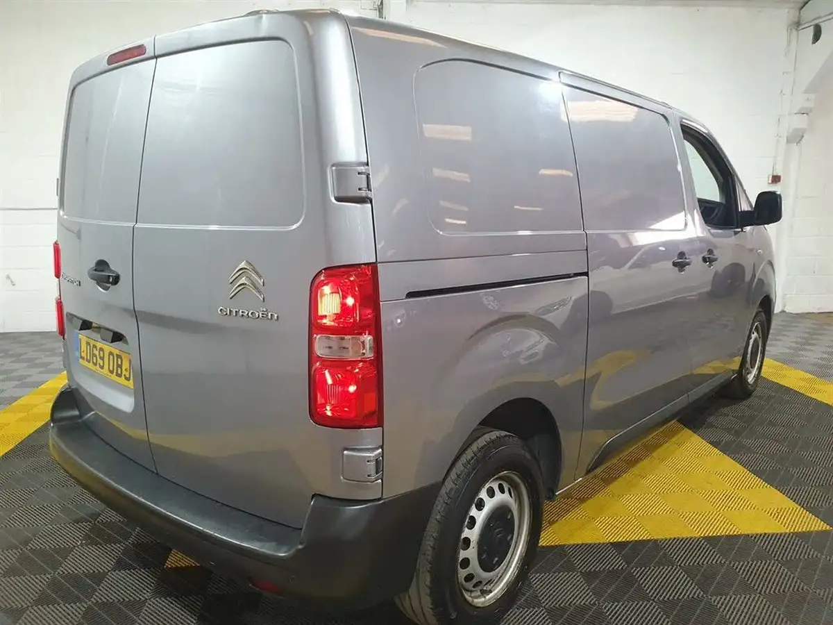 2019-citroen-dispatch-20bluehdi-enterprise-m-1400-120pseu6d-ss-panel-big-7