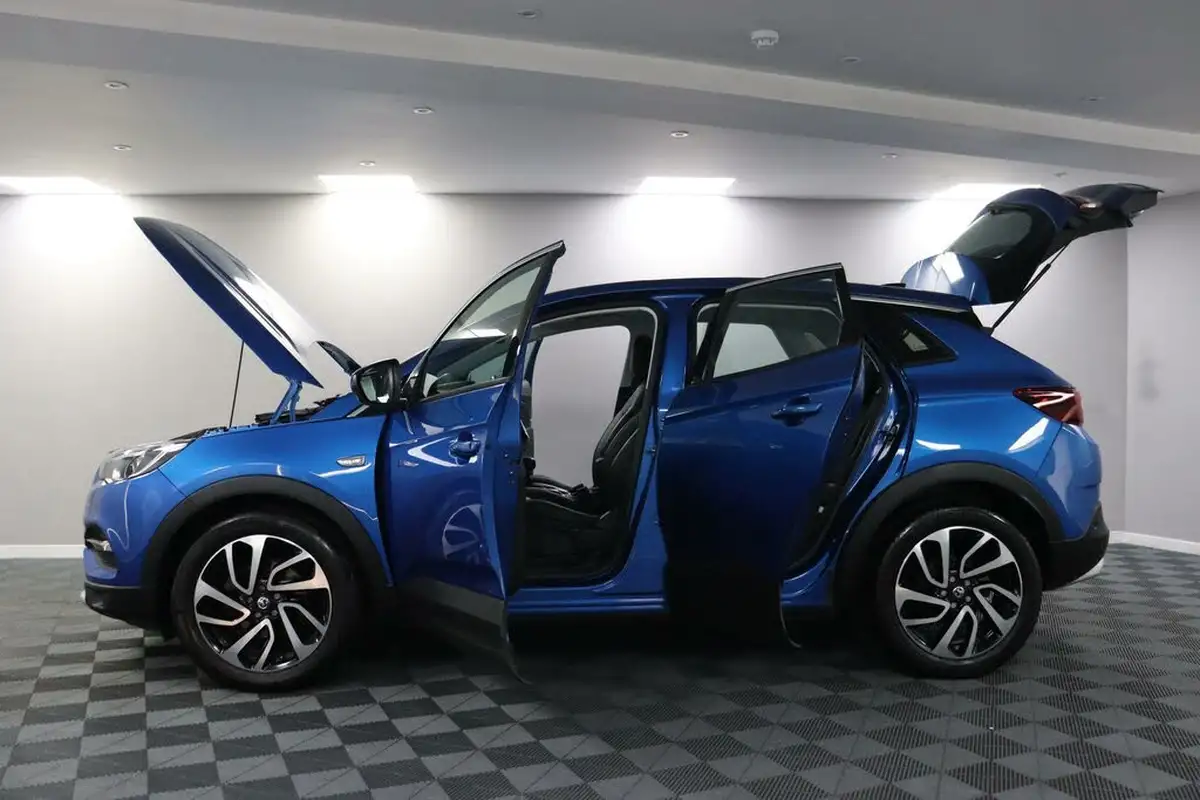 2019-vauxhall-grandland-x-15td-elite-nav-ss-blueinjection-big-3