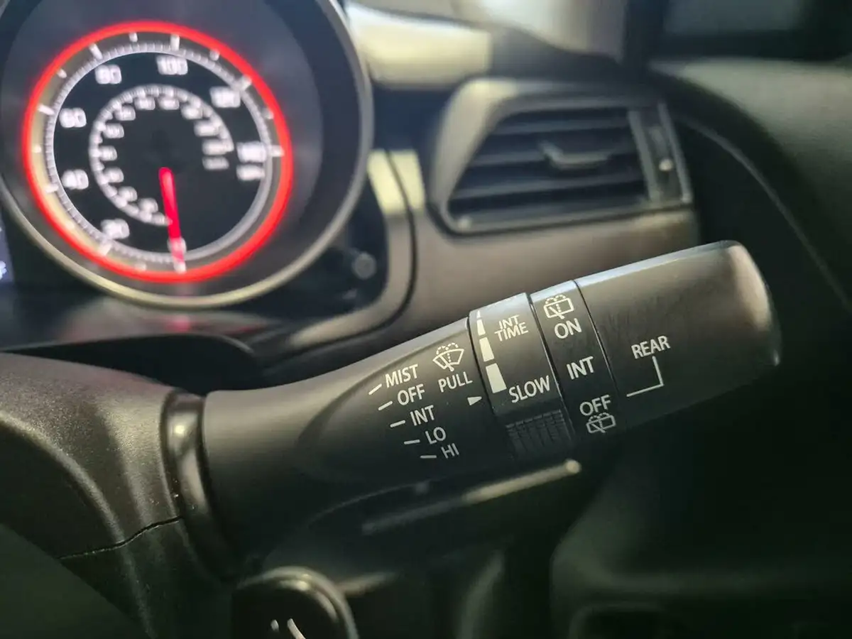 2018-suzuki-swift-10-boosterjet-sz-t-111ps-big-25