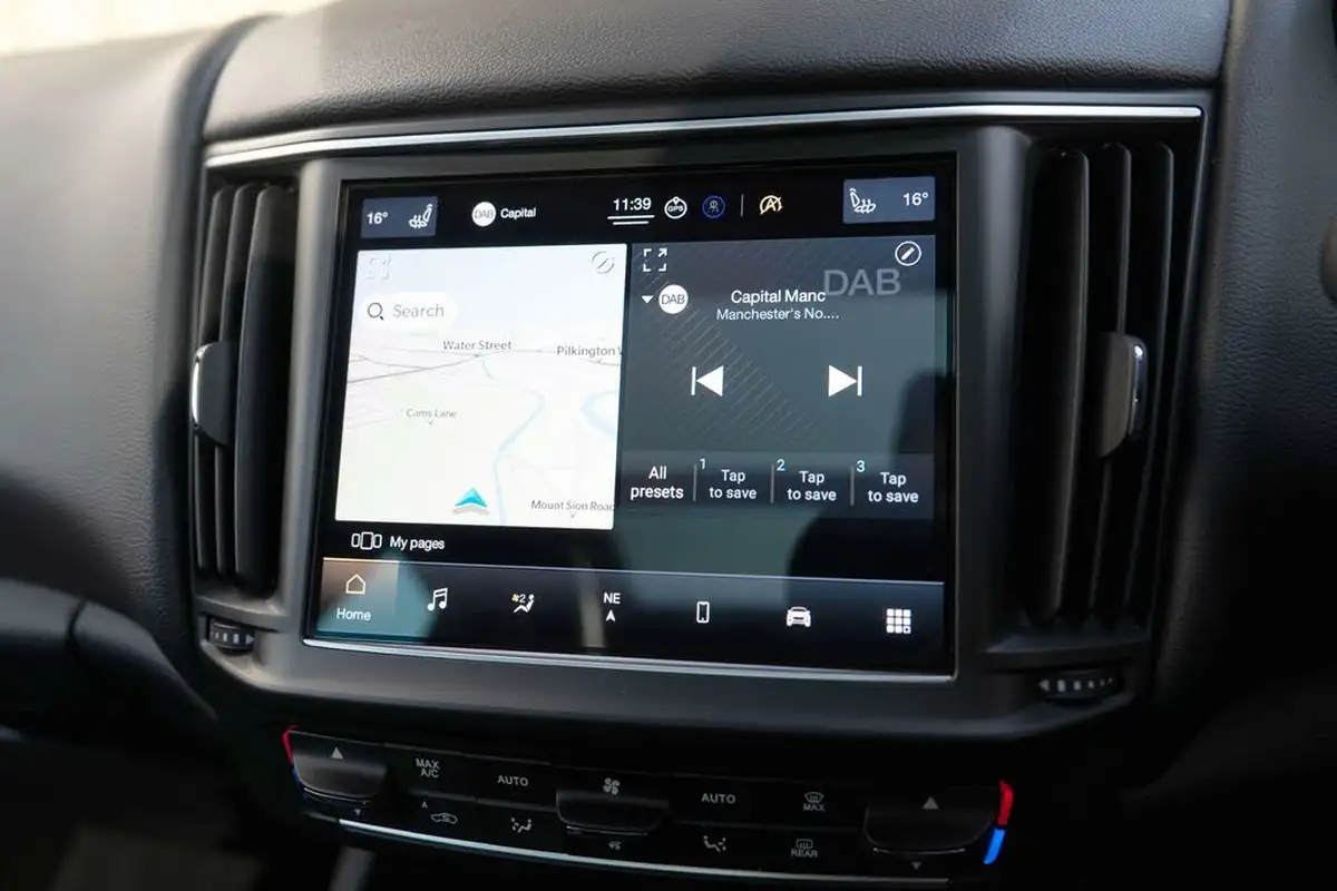 2021-maserati-levante-30-gransport-big-45