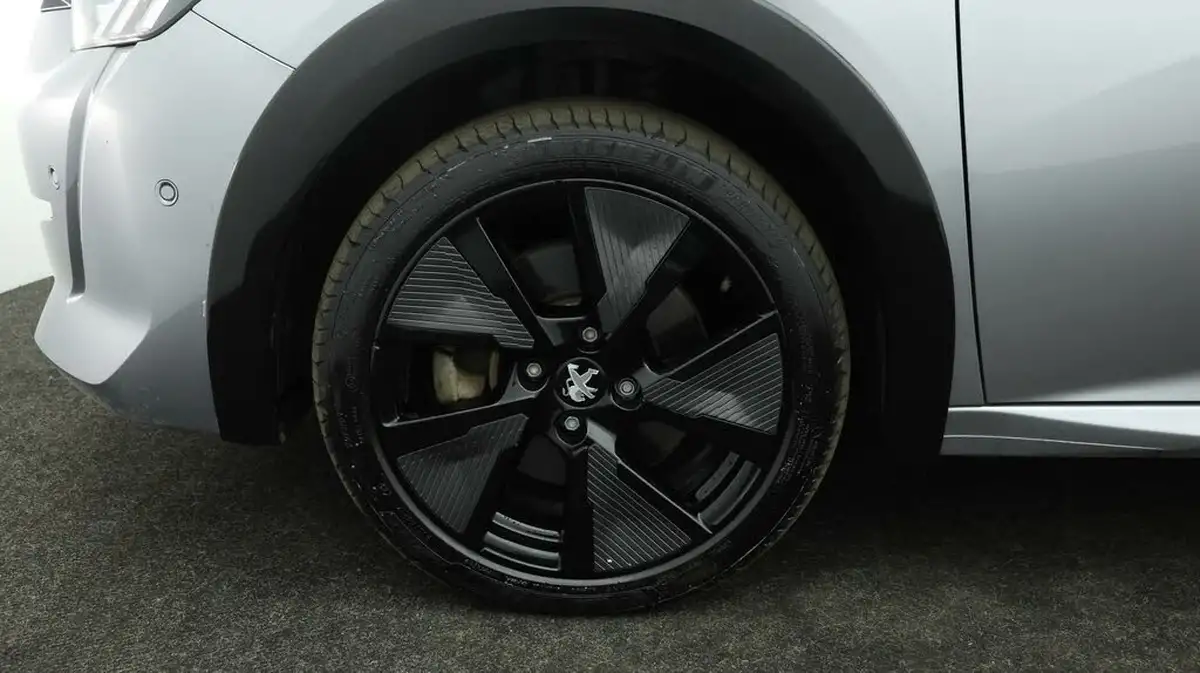 2021-peugeot-208-e-gt-50kwh-big-18