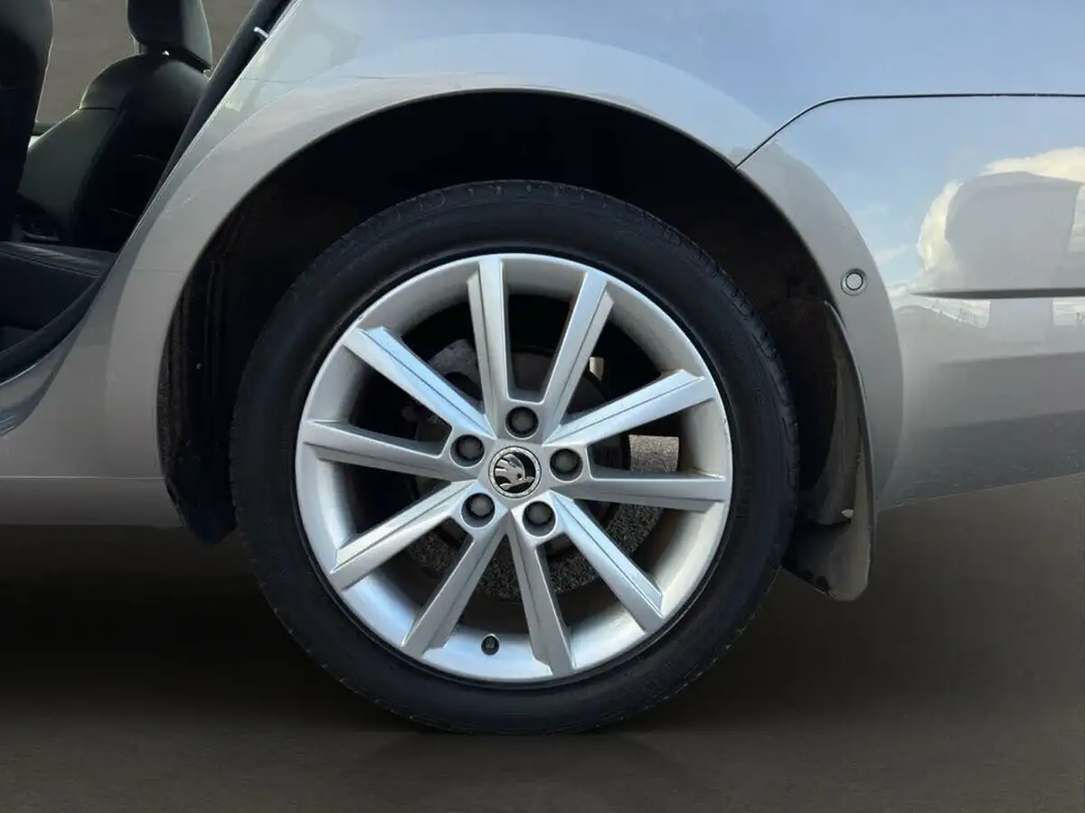 2015-skoda-octavia-big-34