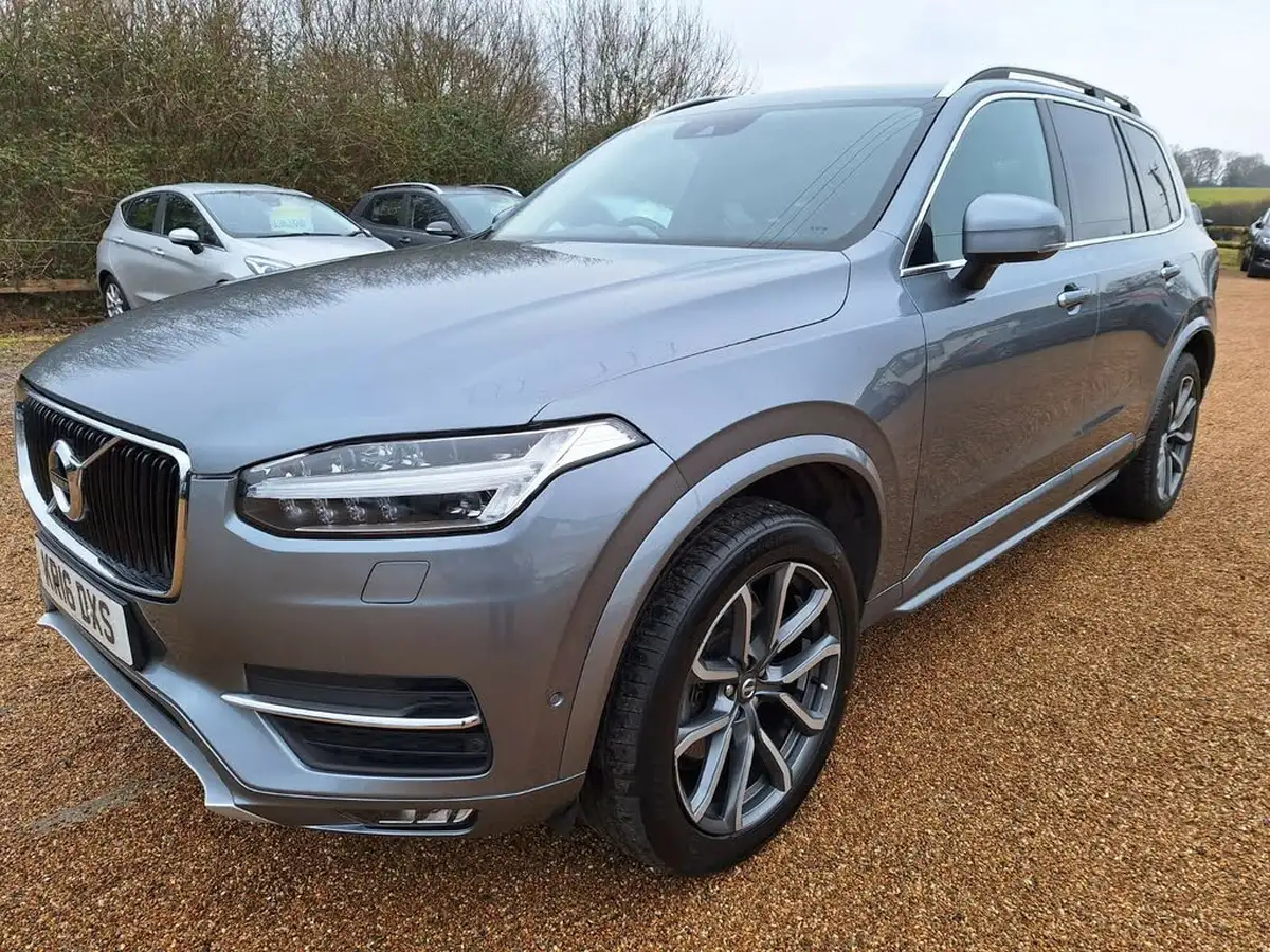 2016-volvo-xc90-20td-momentum-big-2