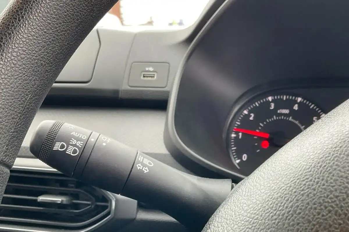 2021-dacia-sandero-10-tce-essential-90bhp-big-34