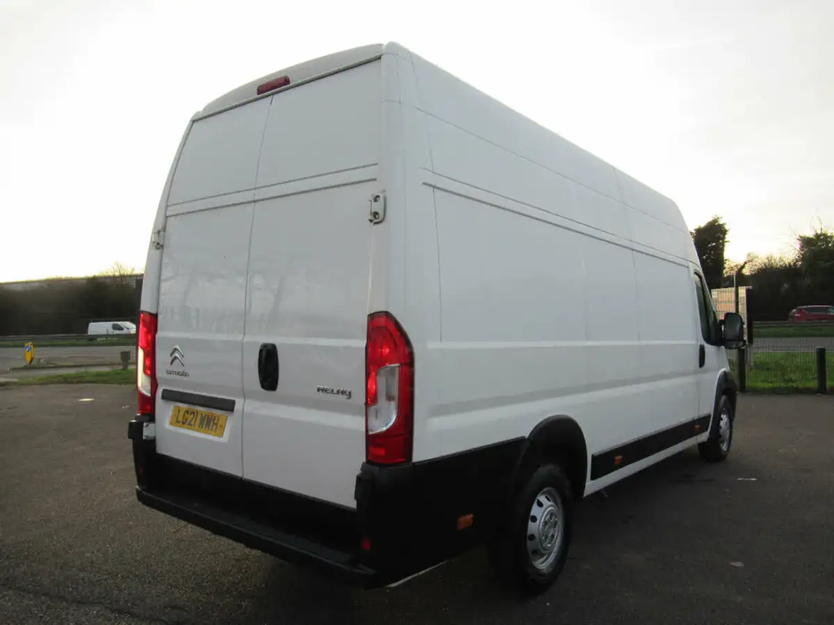 2021-citroen-relay-22bluehdi-35-l4h3-heavy-enterprise-140eu6dt-big-10