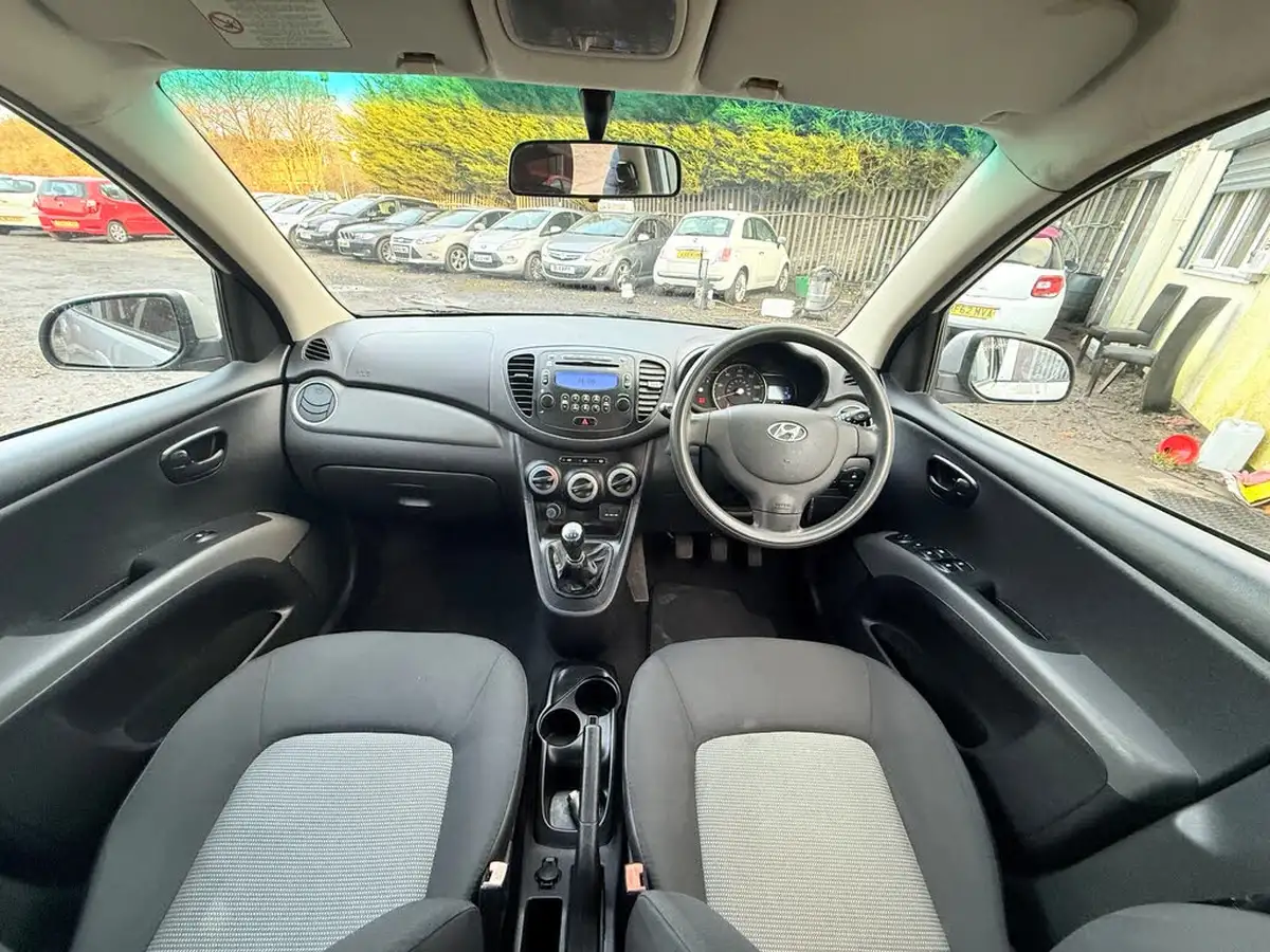 2011-hyundai-i10-12-active-big-15