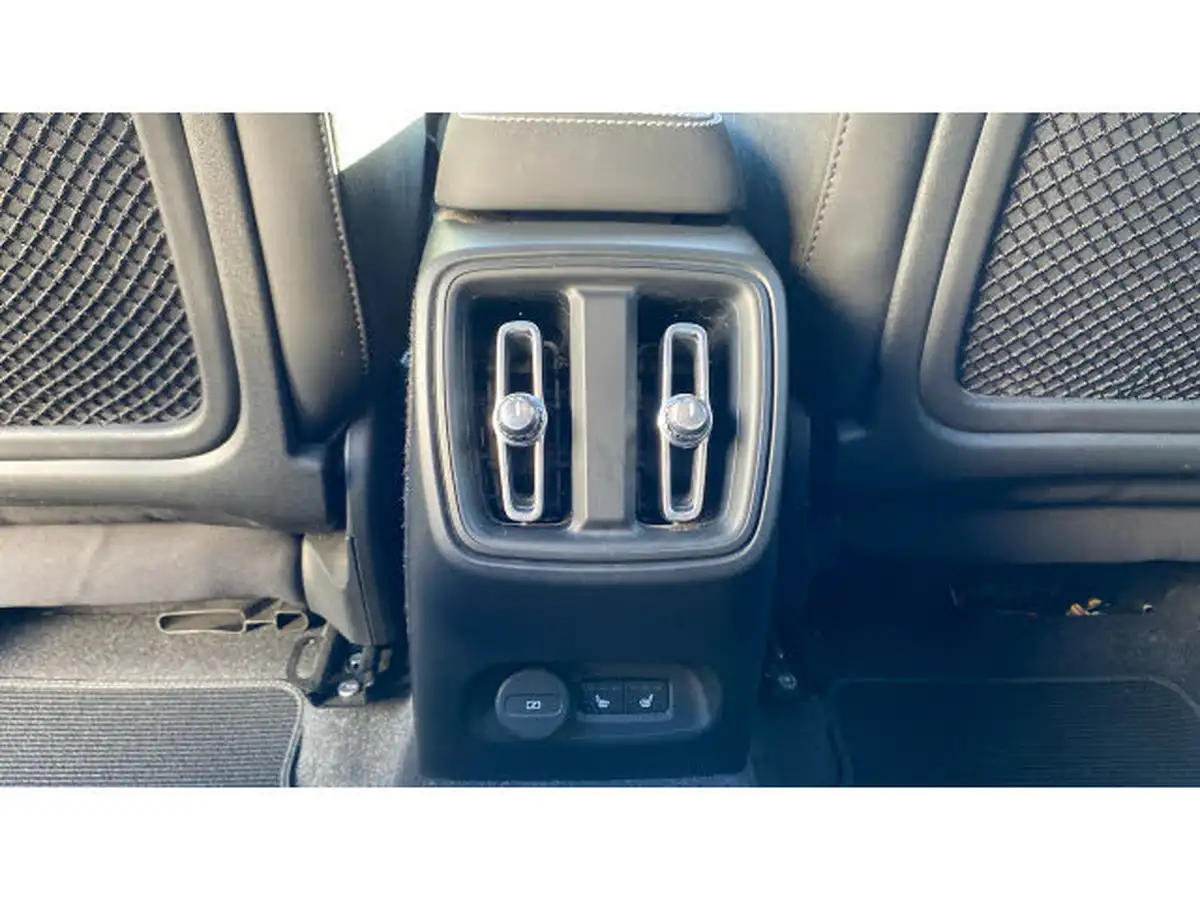 2022-volvo-c40-e-twin-recharge-pro-big-40