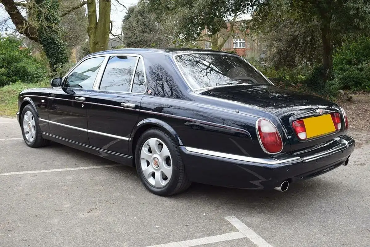 2000-bentley-arnage-68-red-label-big-48