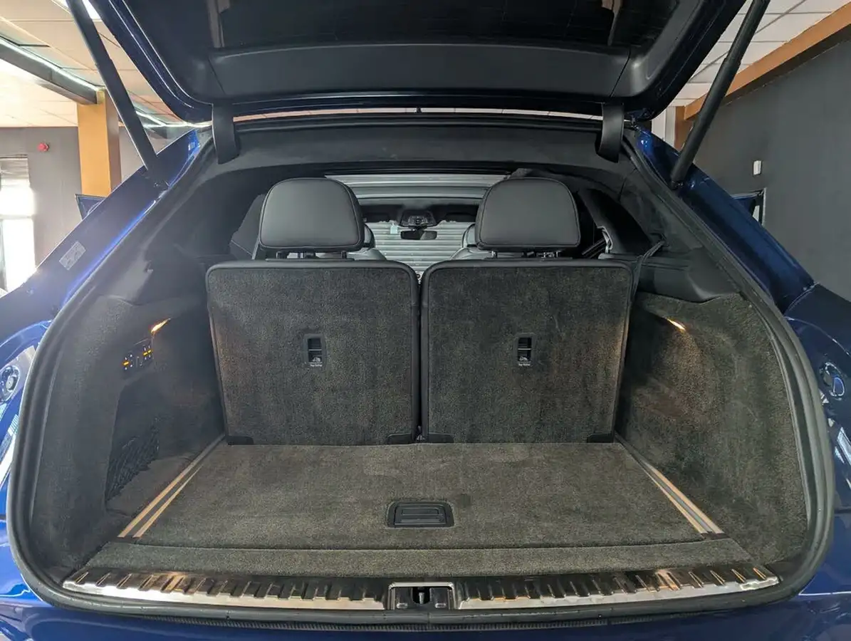 2022-bentley-bentayga-40-v8-big-45