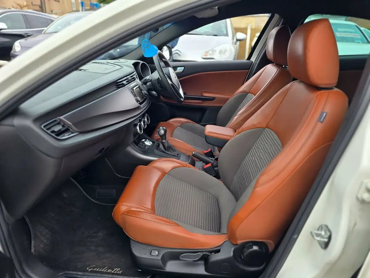 2015-alfa-romeo-giulietta-14-tb-exclusive-alfa-tct-big-22