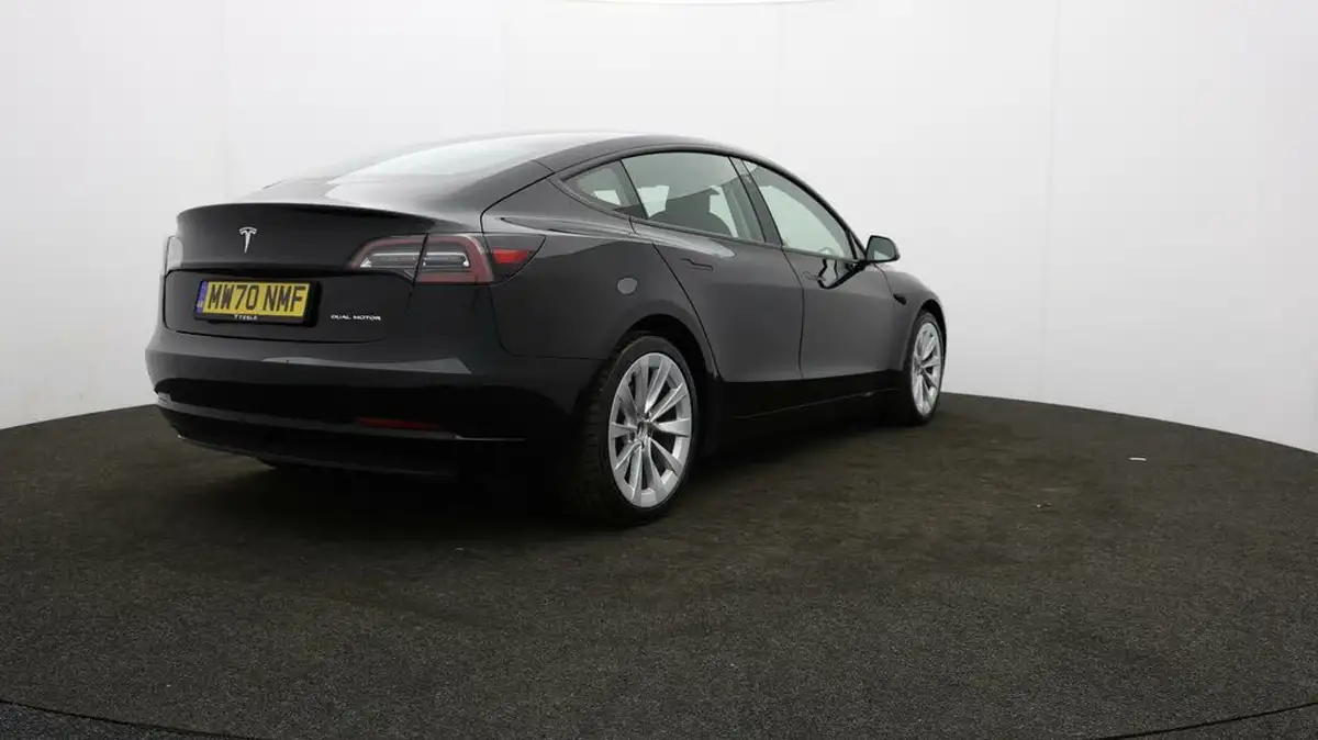 2020-tesla-model-3-e-long-range-big-76