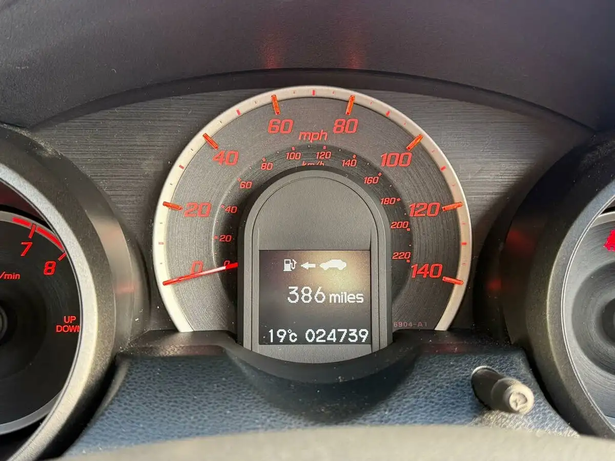 2013-honda-jazz-12-s-big-42