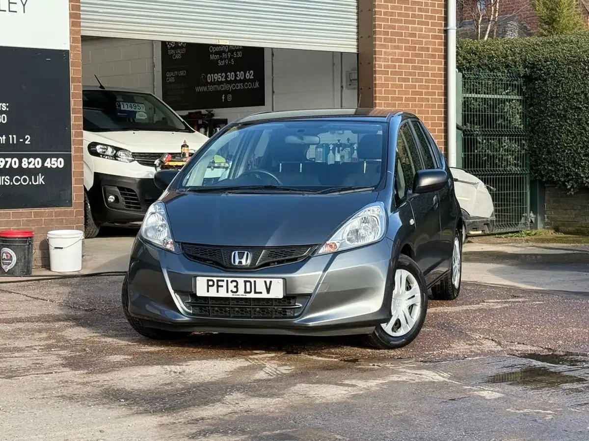 2013-honda-jazz-12-s-big-18