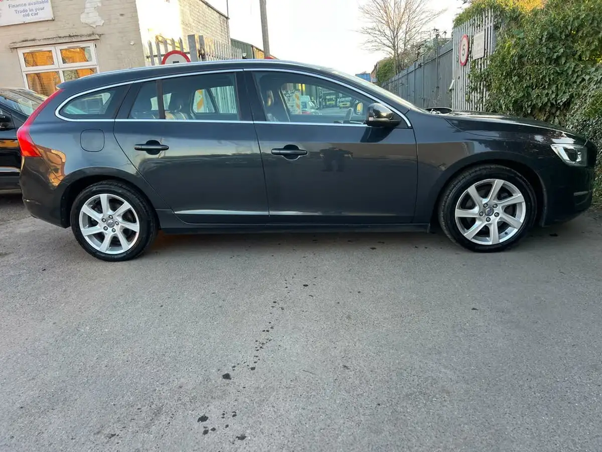 2014-volvo-v60-20td-d3-se-lux-big-6
