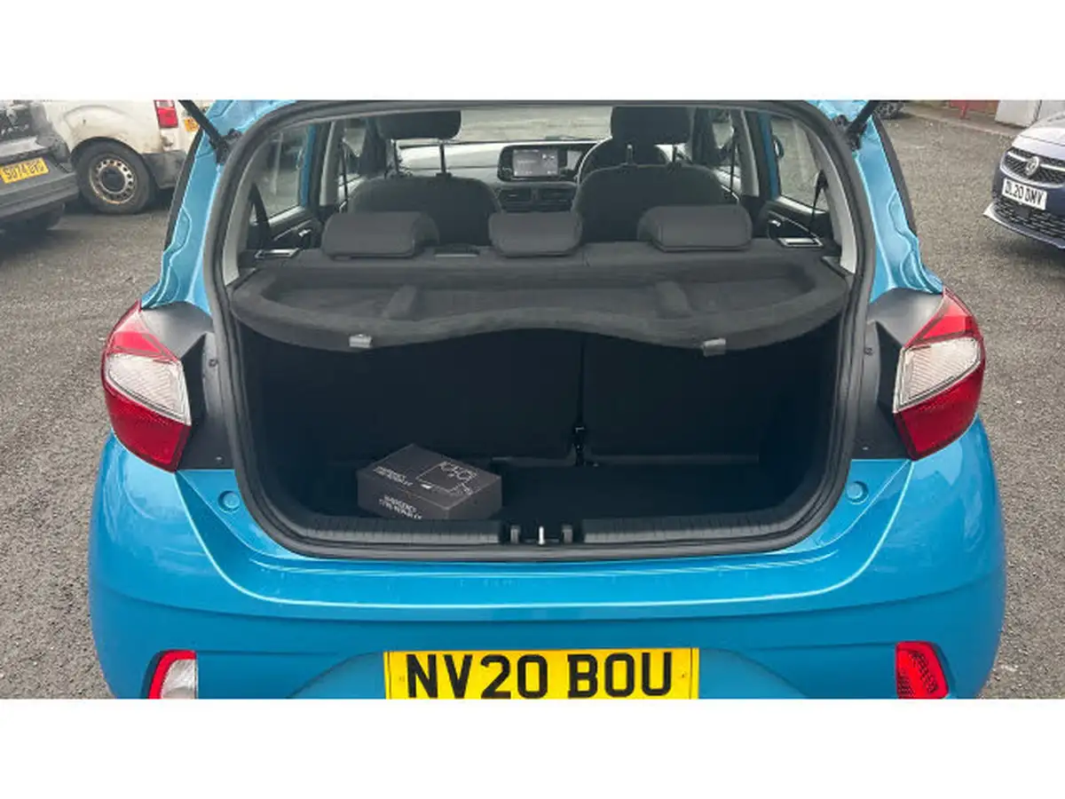 2020-hyundai-i10-10-se-connect-big-3
