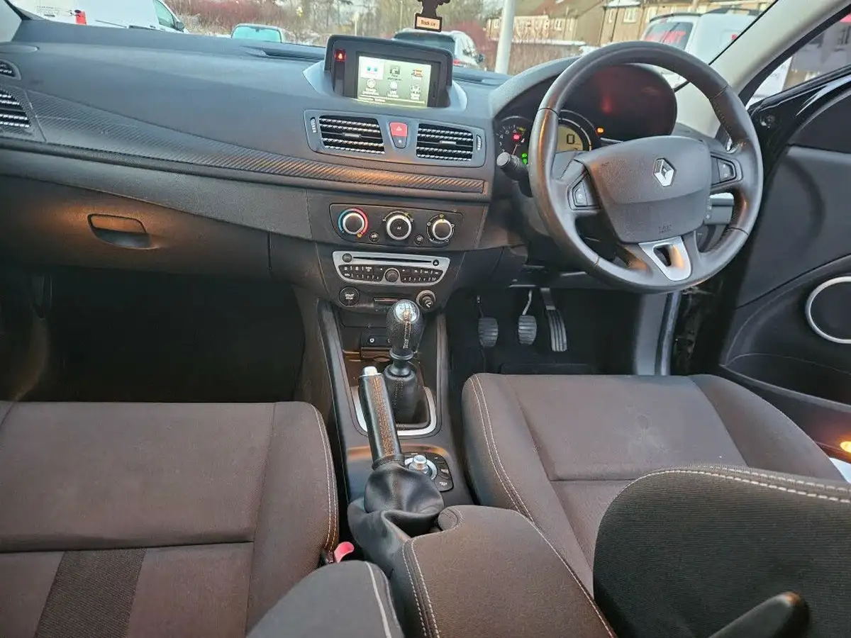 2011-renault-megane-16-dynamique-tom-tom-110bhp-coupe-2d-big-6