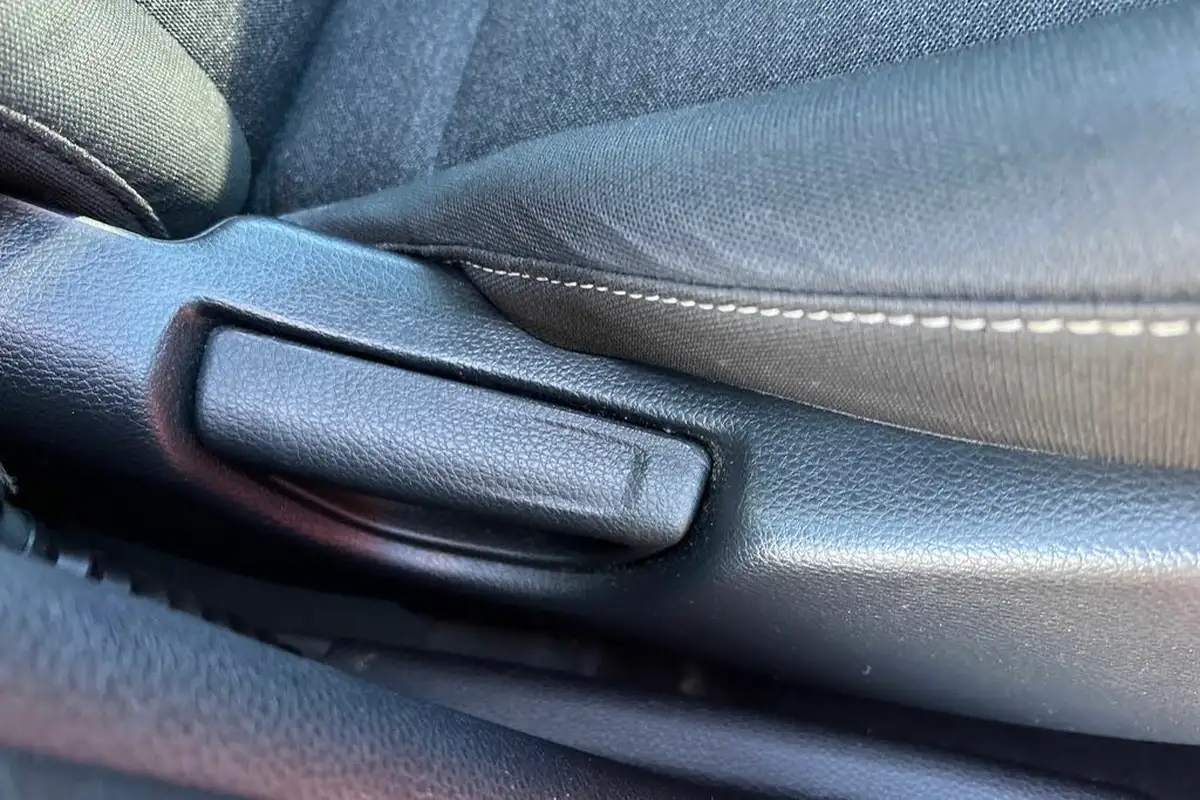 2020-kia-picanto-10-1-4-seats-big-20