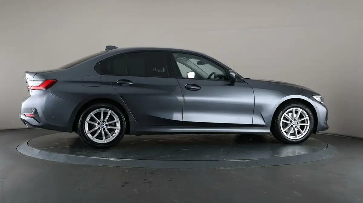 2019-bmw-3-series-20td-320d-se-190bhp-saloon-4d-sport-auto-big-56