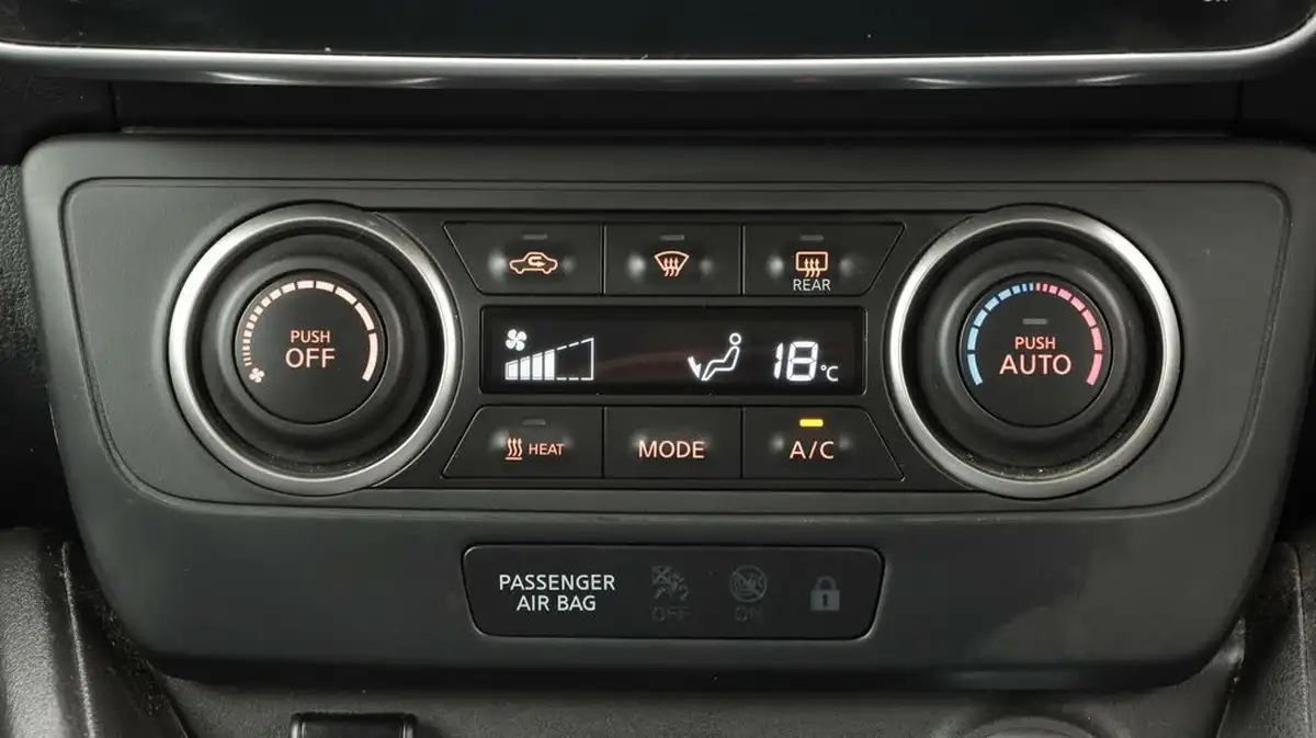 2022-nissan-leaf-e-acenta-39kwh-big-12