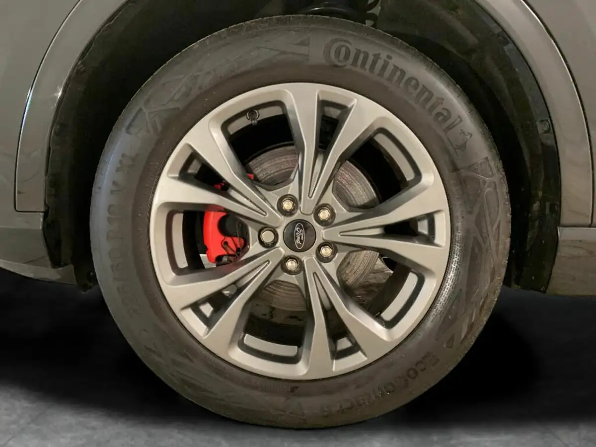 2020-ford-kuga-25t-st-line-big-18